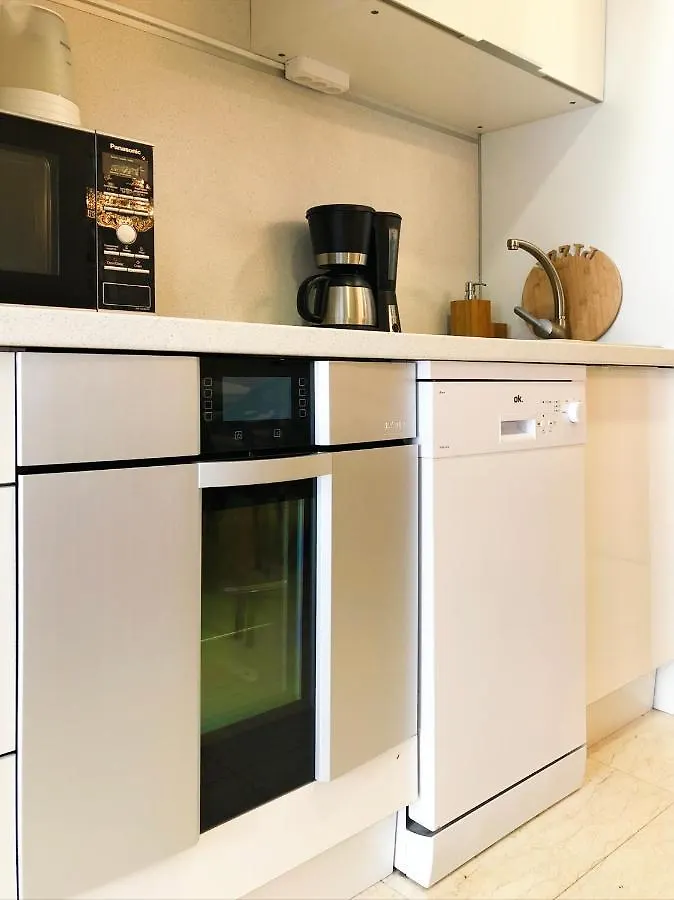 Lux&2Jacuzzi. New! Golden Mile Las Americas, Parque Santiago 2. Pool Heated Sea Water 2 Bdr Playa de las Américas Apartment