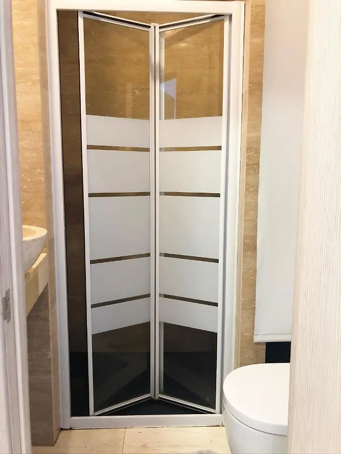 Lux&2Jacuzzi. New! Golden Mile Las Americas, Parque Santiago 2. Pool Heated Sea Water 2 Bdr Playa de las Americas  Apartment