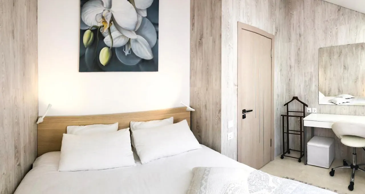 Lux&2Jacuzzi. New! Golden Mile Las Americas, Parque Santiago 2. Pool Heated Sea Water 2 Bdr Playa de las Americas  0*, Playa de las Americas (Tenerife) Spain