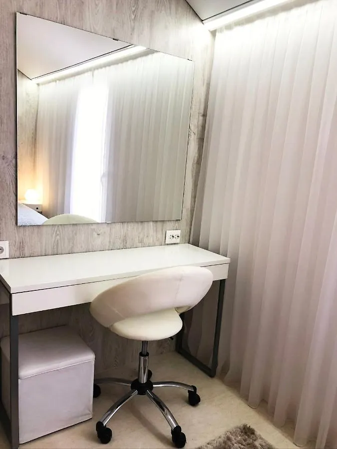 Lux&2Jacuzzi. New! Golden Mile Las Americas, Parque Santiago 2. Pool Heated Sea Water 2 Bdr Playa de las Americas  Apartment